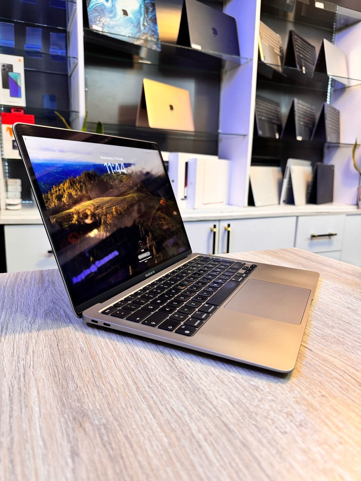 Apple MacBook Air 13-inch M1 256GB - Dubai Warranty view 3