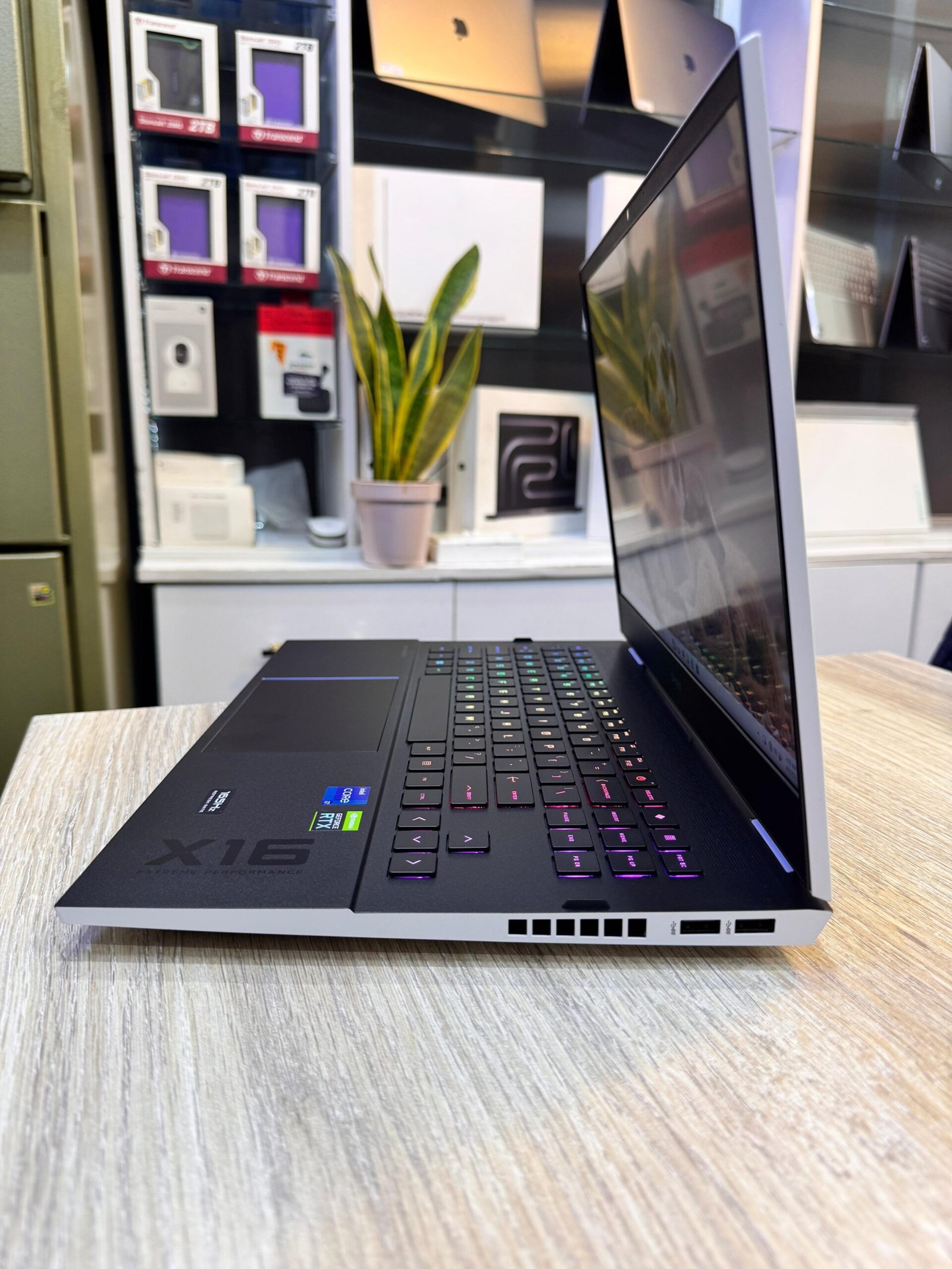 Hp Omen X16 Intel core i7 11th Generation 16gb Ram 1Tb SSD 2.8GHz Nvidia GeForce RTX 3070 8gb Dedicated Graphics Card RGB Backlit Keyboard Per key 2K Screen Display 165Hz Refresh Rate view 3