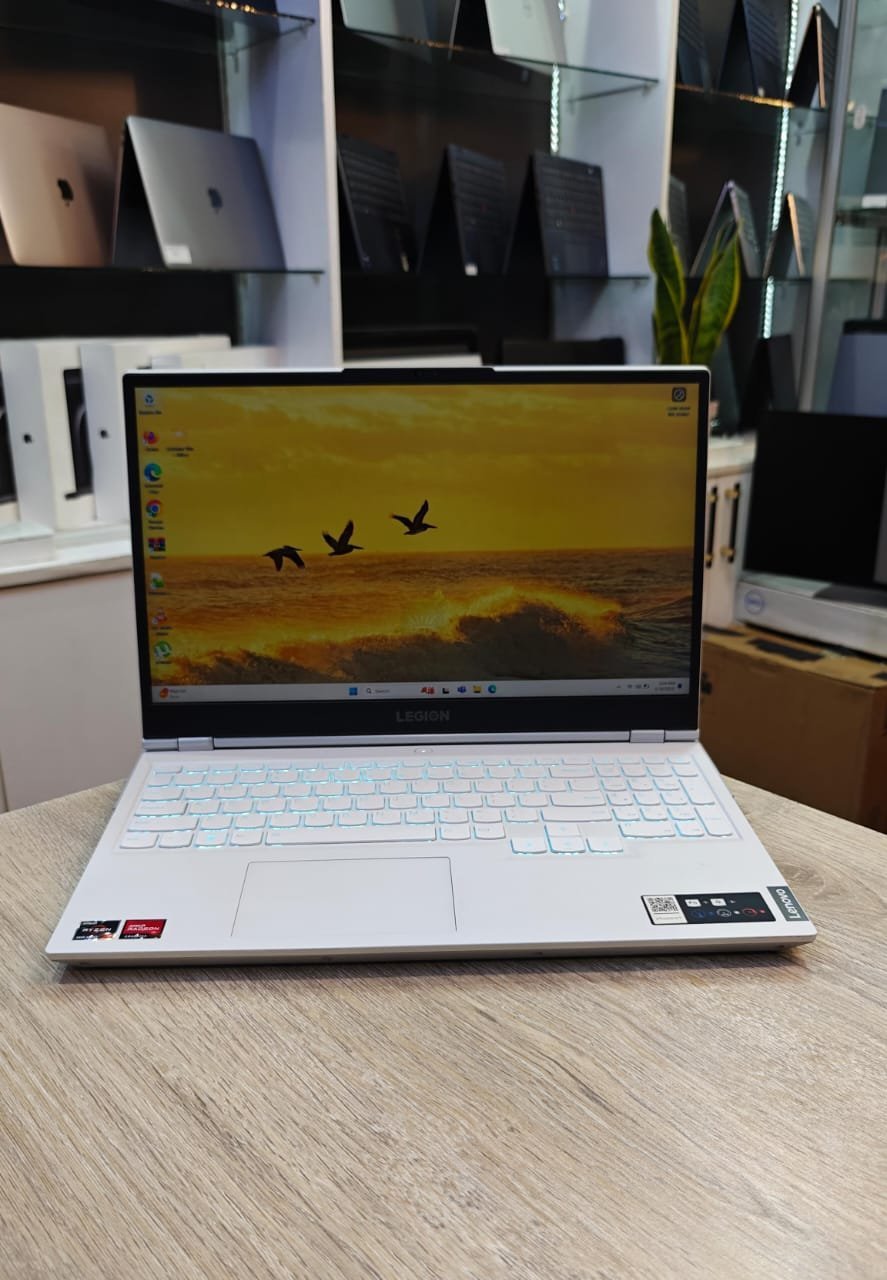 Lenovo Legion 5 Stingray Edition AMD Ryzen 7 5800H 16gb Ram 1Tb SSD 15.6 inch Display Backlit Keyboard