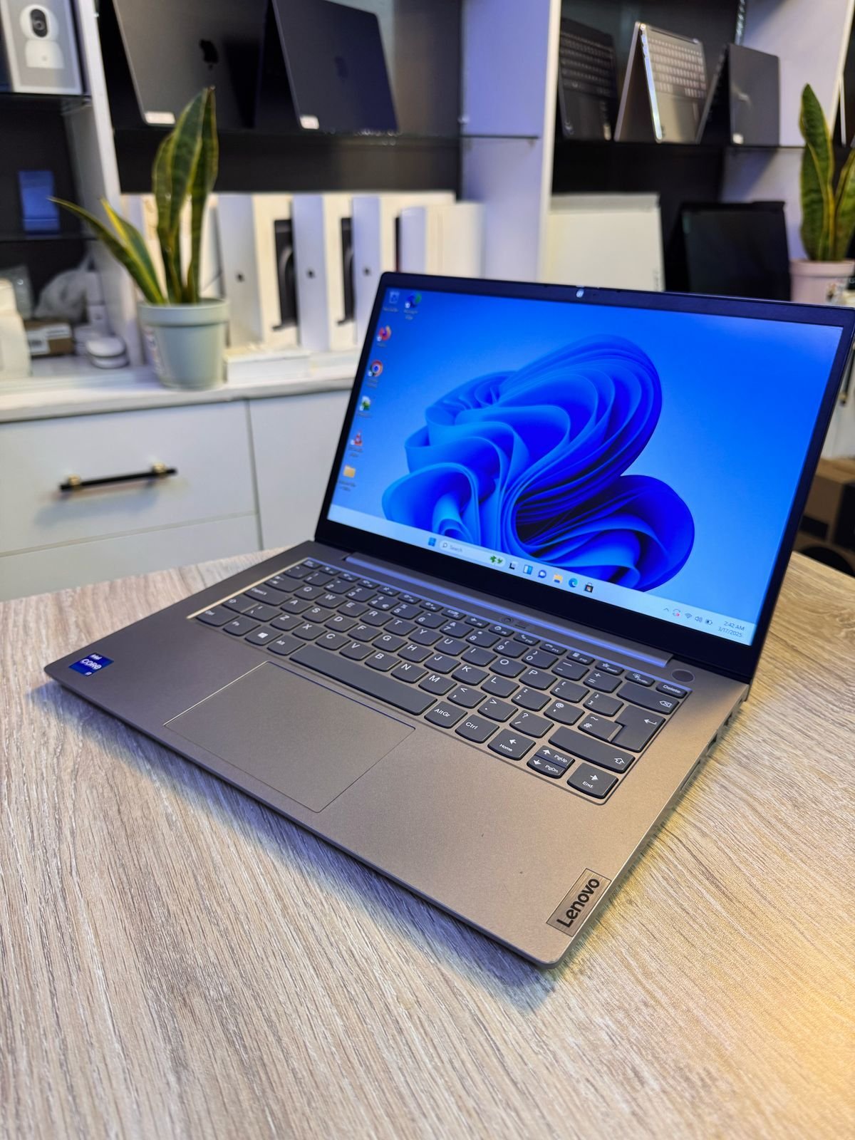 Lenovo ThinkBook 14 Intel Core i7 11th Generation 16gb 512 SSD Ram view 3