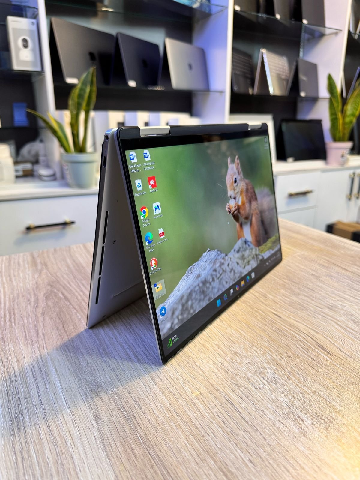 Dell Xps 13 7390 2 in 1 Core i7 10th Generation 16gb Ram 256 SSD 4K Screen Display Backlit Keyboard view 3