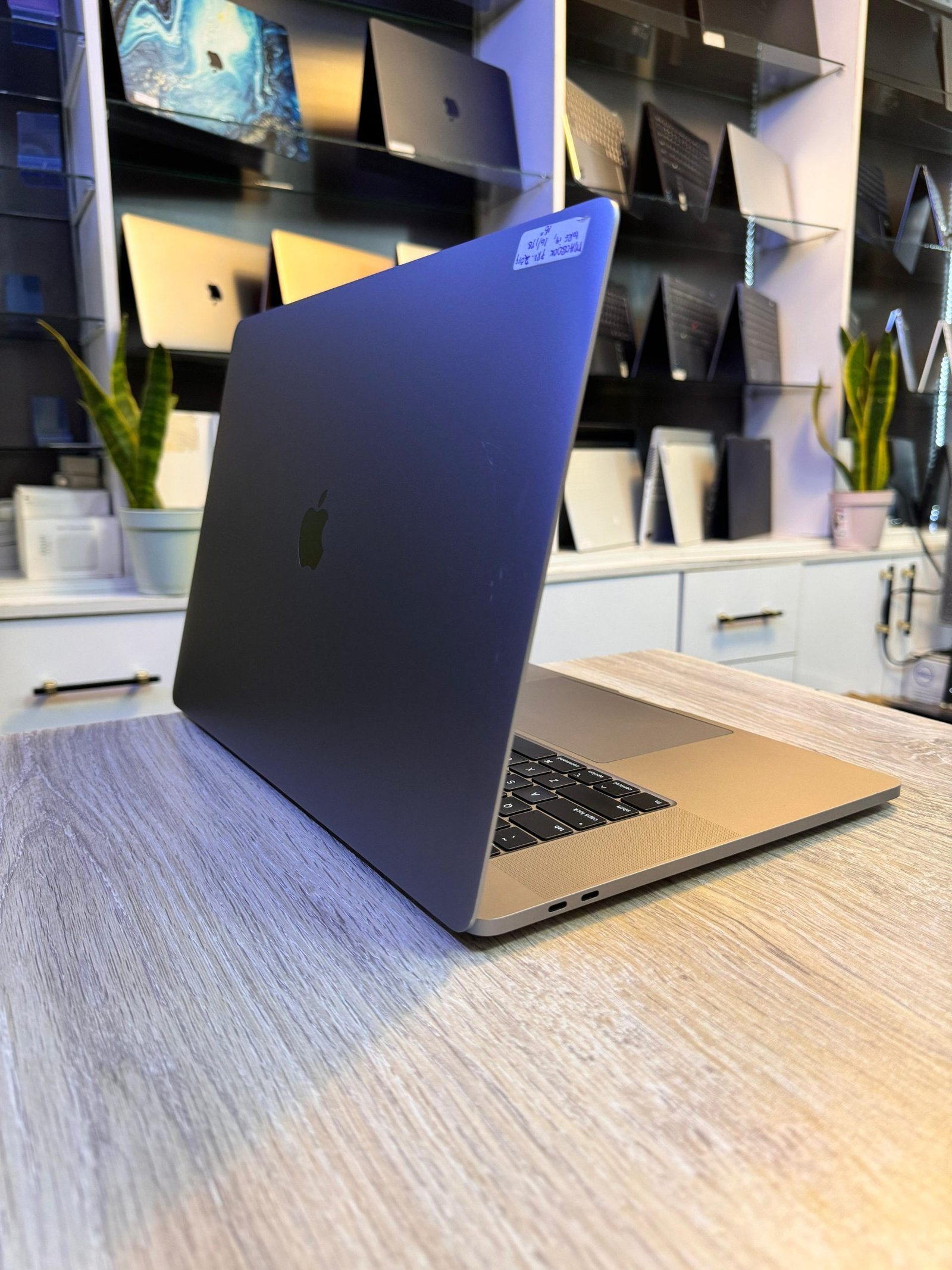 Apple MacBook Pro 16 2019 2.3Ghz 8 Core Intel Core i9 16gb Ram 1Tb SSD Retina Display AMD Radeon Pro 5500M 4gb Dedicated view 2