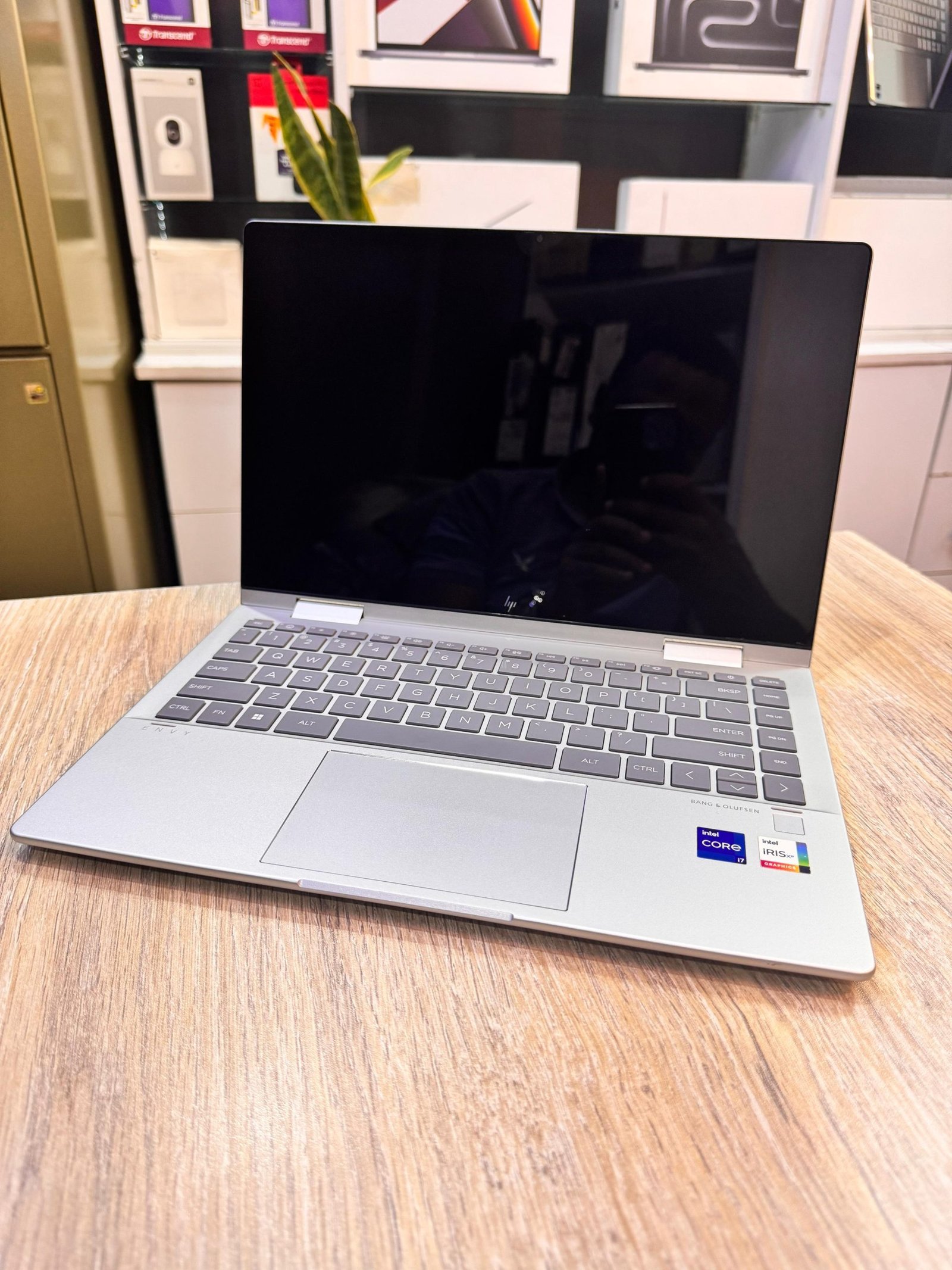 Hp Envy X360 2-in-1 14 inch intel Core i7 13th Generation 16gb Ram 1Tb SSD 1.7GHz