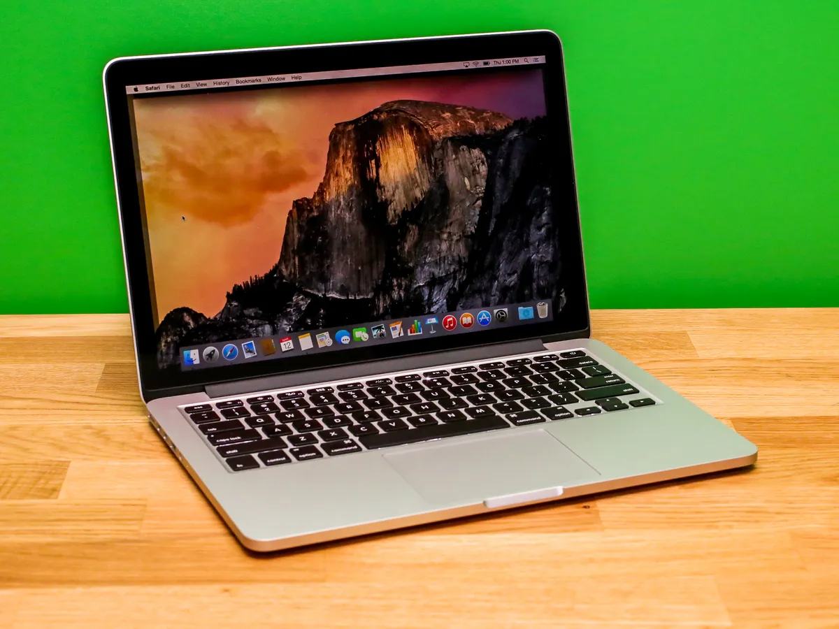 Apple MacBook Pro 13 2015 Intel Core i5 8gb Ram 256gb SSD view 2