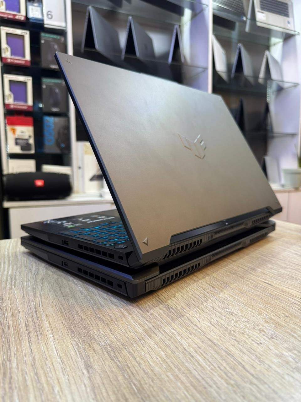 Asus TUF Gaming A16, AMD Ryzen 7, 16gb ram, 512gb SSD, 6gb graphics, 16