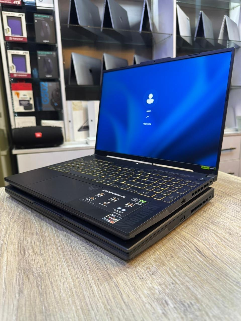 Asus TUF Gaming A16, AMD Ryzen 7, 16gb ram, 512gb SSD, 6gb graphics, 16