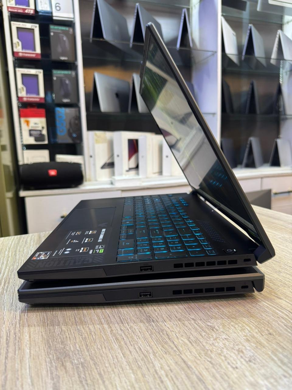 Asus TUF Gaming A16, AMD Ryzen 7, 16gb ram, 512gb SSD, 6gb graphics, 16