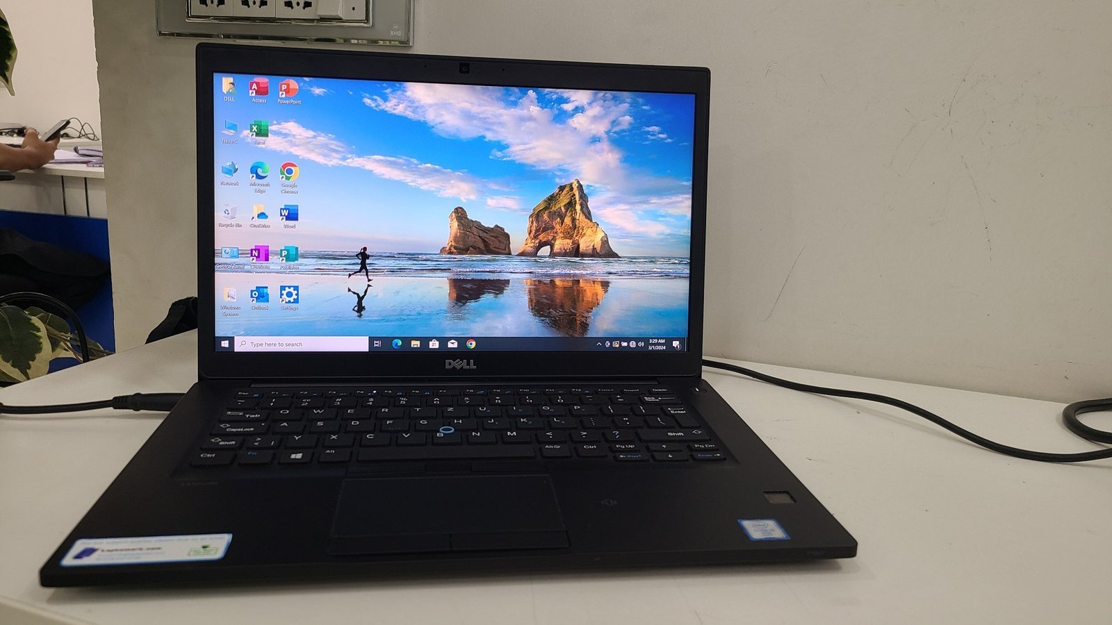 Dell 7480 Core i5 7th Generation 8gb Ram 256gb SSD