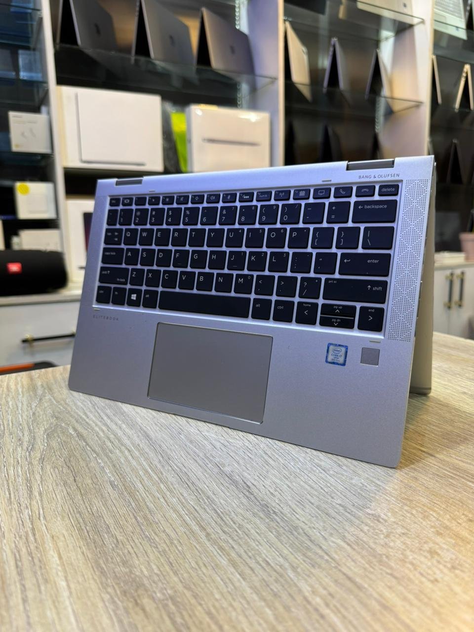 Hp Elitebook 1030 G3, intel core i7, 8th generation, 16gb ram, 512gb ssd, X360 Touchscreen, 13.3
