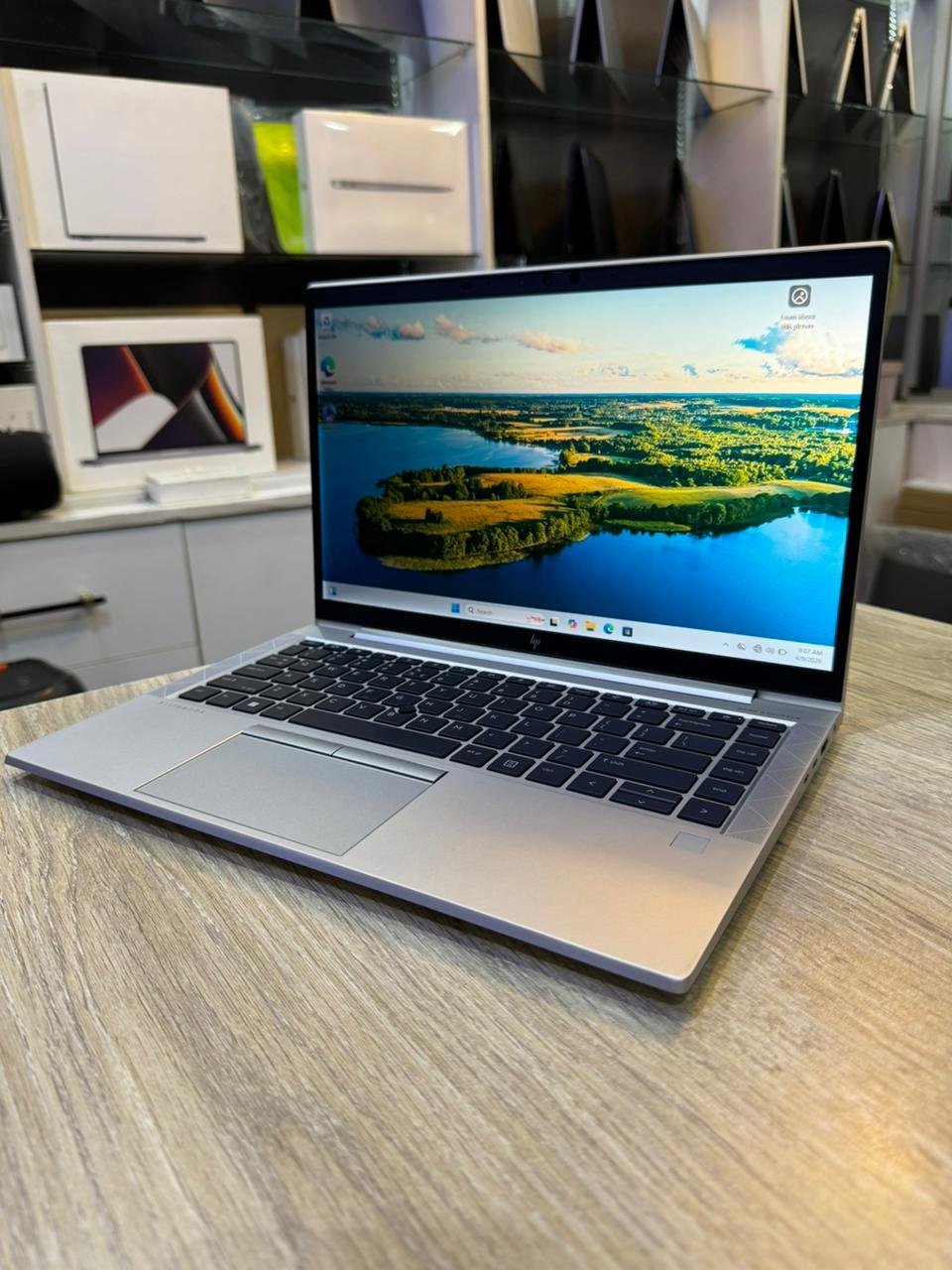 Hp Elitebook 840 G7, intel core i5, 10th generation, 16gb ram, 256gb ssd, 14