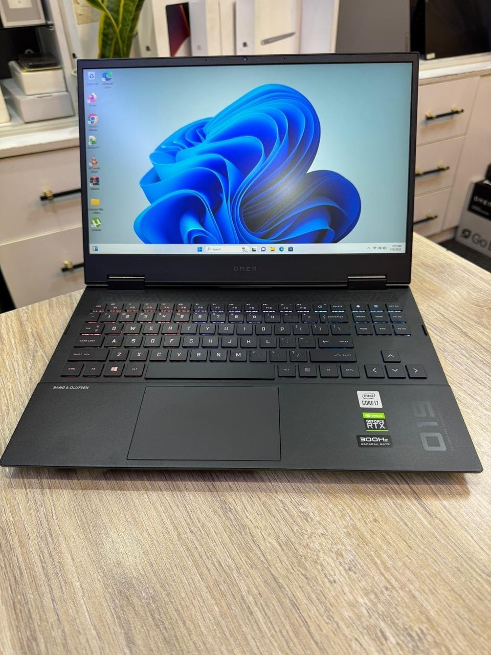 Hp Omen 15, intel core i7, 10th generation, 32gb ram, 1TB SSD, 15.6