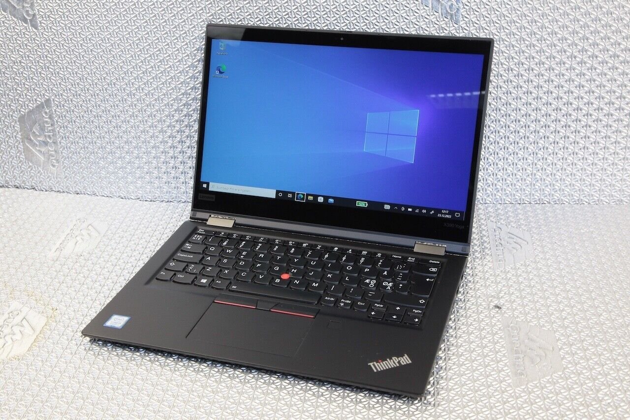 Lenovo Yoga 370 Core i7 8gb Ram 256gb SSD 7th Generation Non-touchscreen view 3